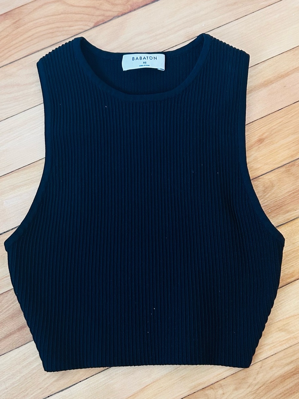 Babaton Black Ribbed Crewneck Crop Tank size XS